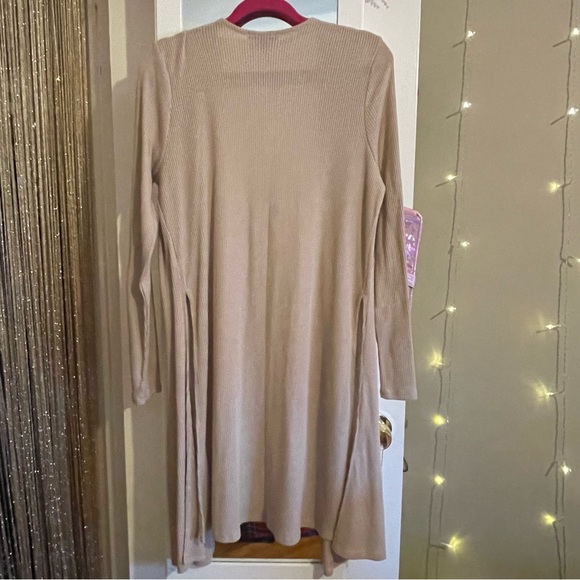 Beige Ribbed Duster - Picture 2 of 2